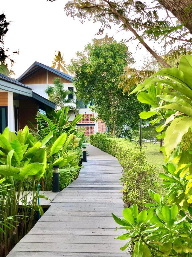 The Mantra Navi Hotel Ko Lanta Екстериор снимка