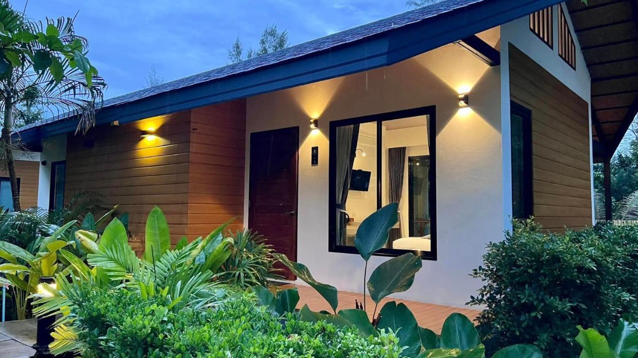 The Mantra Navi Hotel Ko Lanta Екстериор снимка