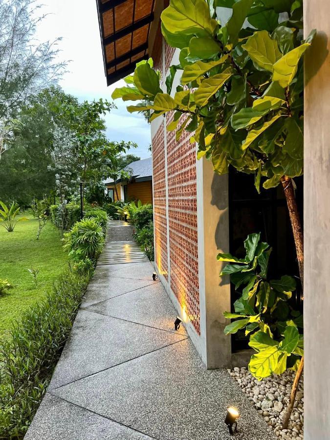 The Mantra Navi Hotel Ko Lanta Екстериор снимка