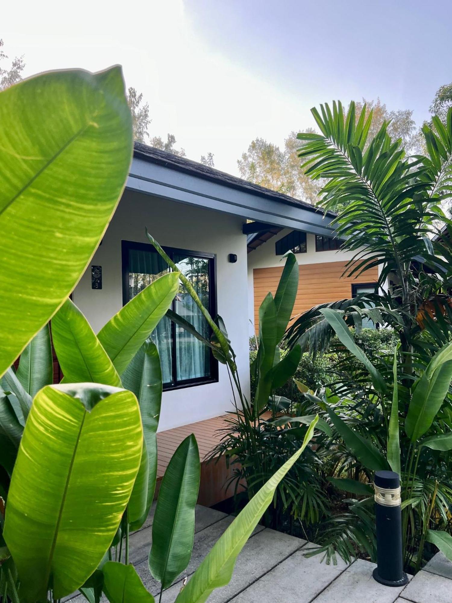 The Mantra Navi Hotel Ko Lanta Екстериор снимка
