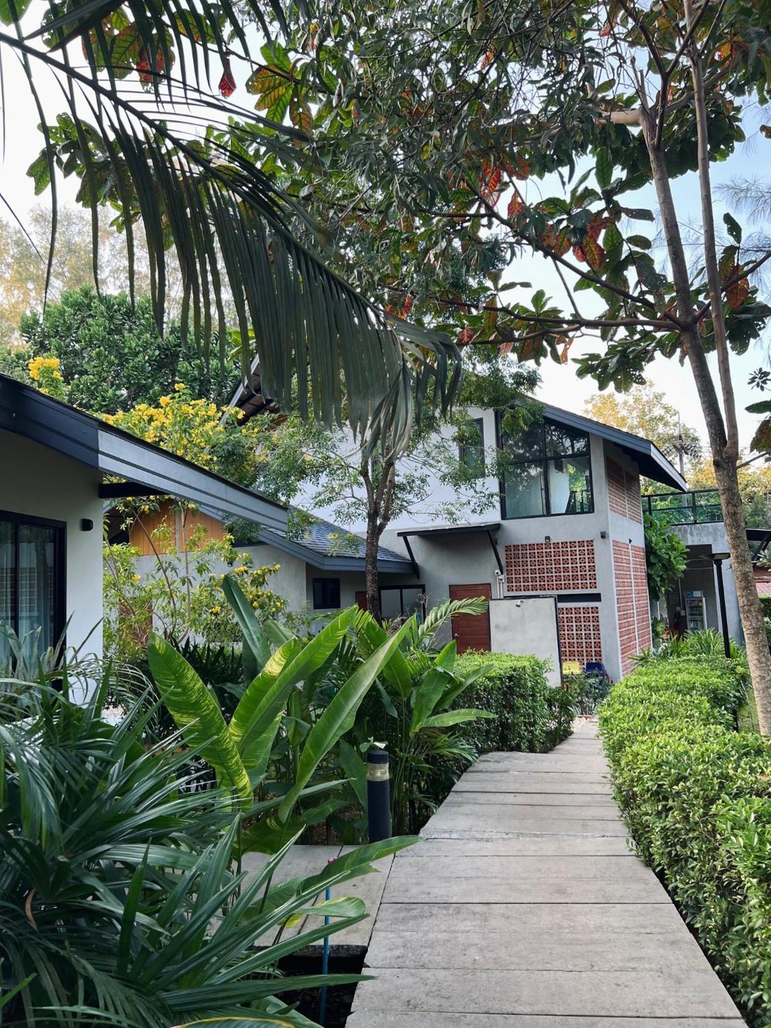 The Mantra Navi Hotel Ko Lanta Екстериор снимка